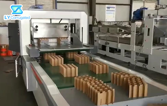 Bardeau ondulé automatique de la machine 7mm de fabrication de cartons de PLC se réunir