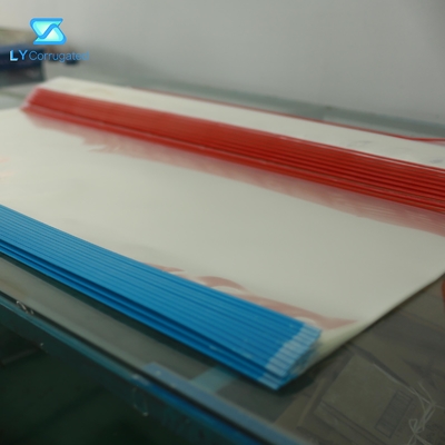 La machine de Tone Nantai Dongfang Flexo Printing partie la feuille de film d'ANIMAL FAMILIER de rétrécissement de 0.125mm