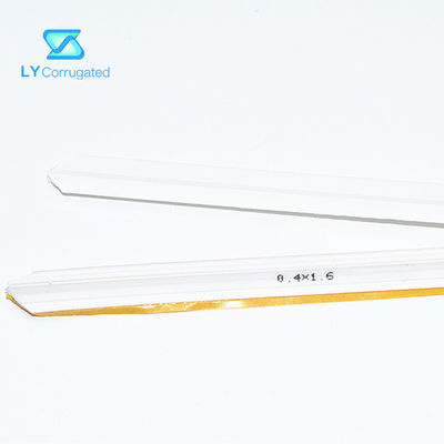 la machine de découpage à plat de fabrication de cartons de 0.3*1.4mm partie la double Manche plissant Matrix